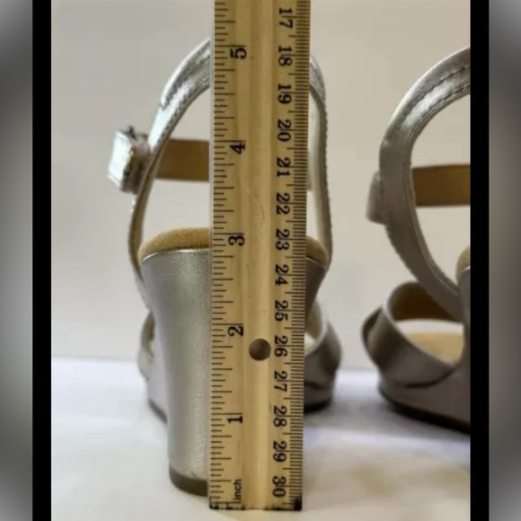 Clarks Tulip Gem Womens Wedge Heel Sandal Metallic Strappy Platform Prom Sz 9 M - Picture 10 of 10